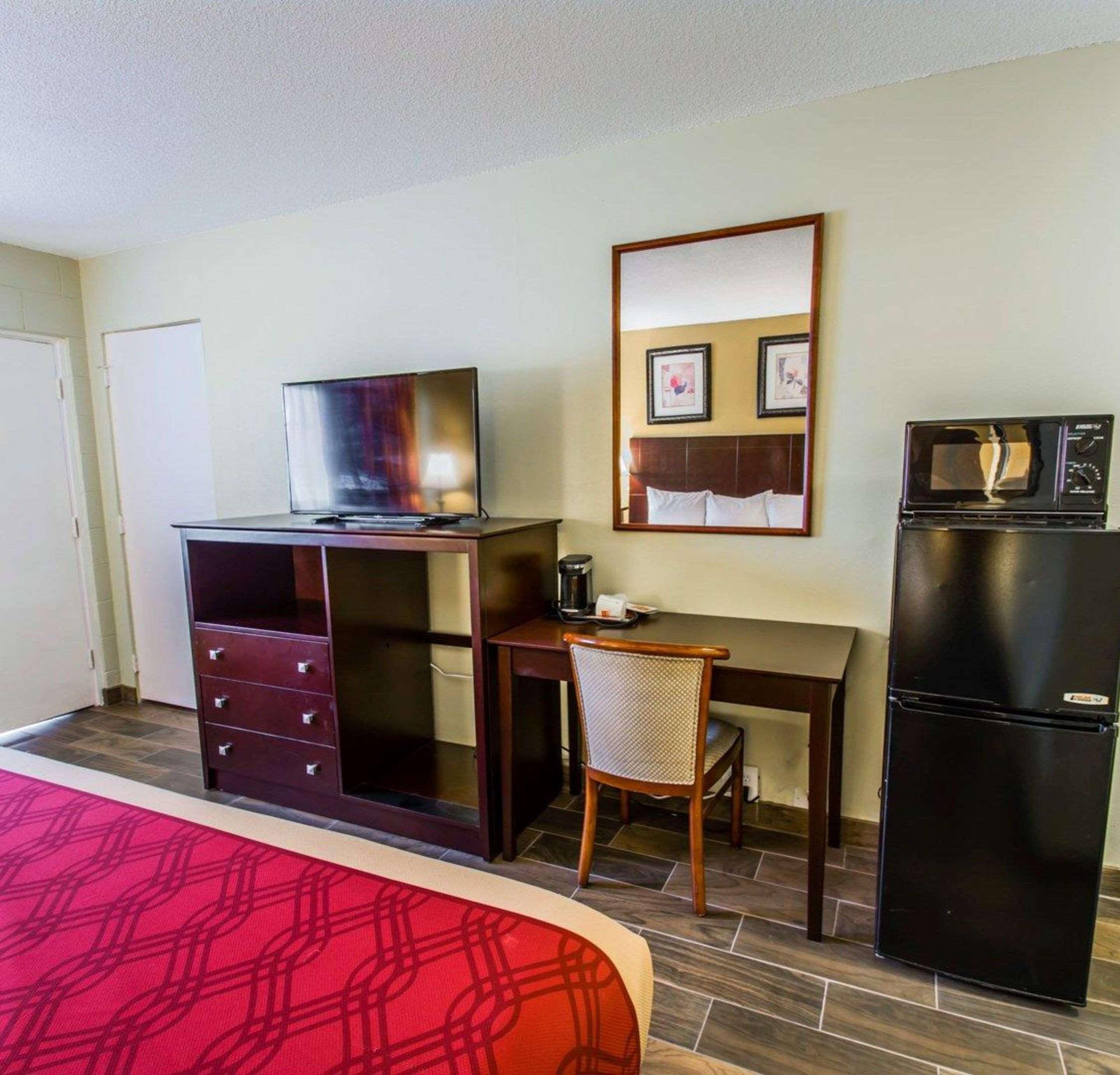 Econo Lodge Cocoa Beach - Near The Port Екстериор снимка